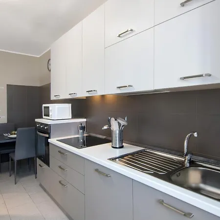 Apartment Center *